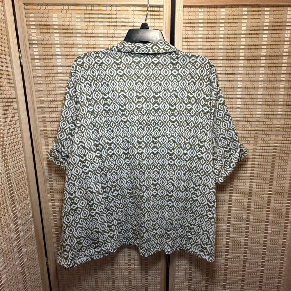 Geometric Pattern Blouse - Picture 9 of 11